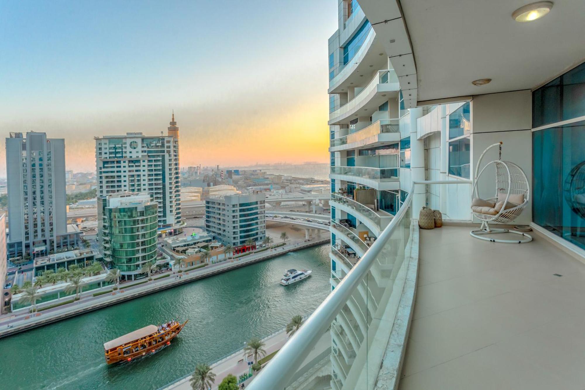 Elegant 2 Bedroom In Marina- Just 1 Min Walk From Jbr अपार्टमेंट *
