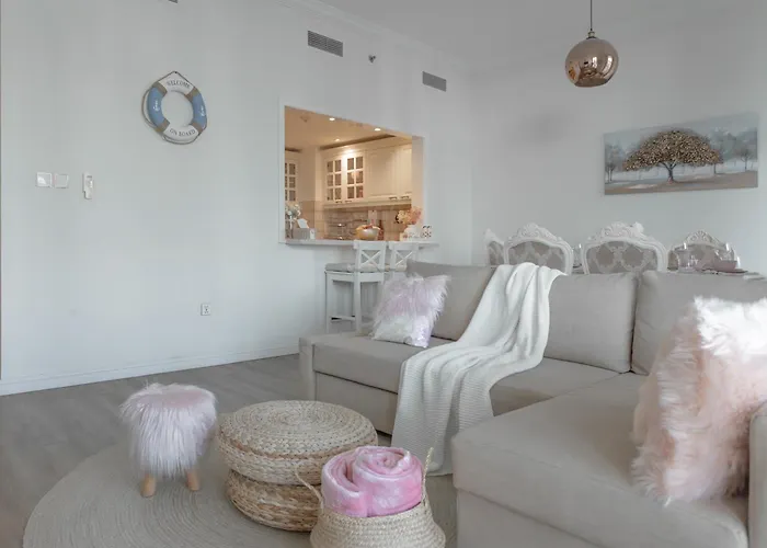 Elegant 2 Bedroom Apartment In Dubai Marina- Just 1 Min Walk From Jbr Beach